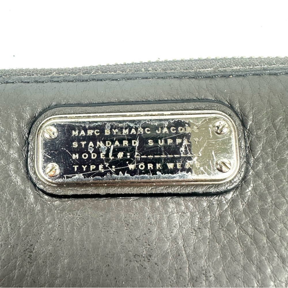 Marc Jacobs Classic Q Wingman Wallet Wristlet Mushroom Gray Clutch‎ Organizer - Picture 3 of 9